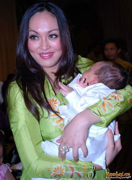 Foto Angelina Sondakh