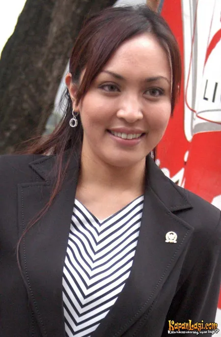 Foto Angelina Sondakh