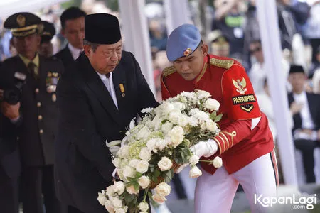 Foto Ani Yudhoyono