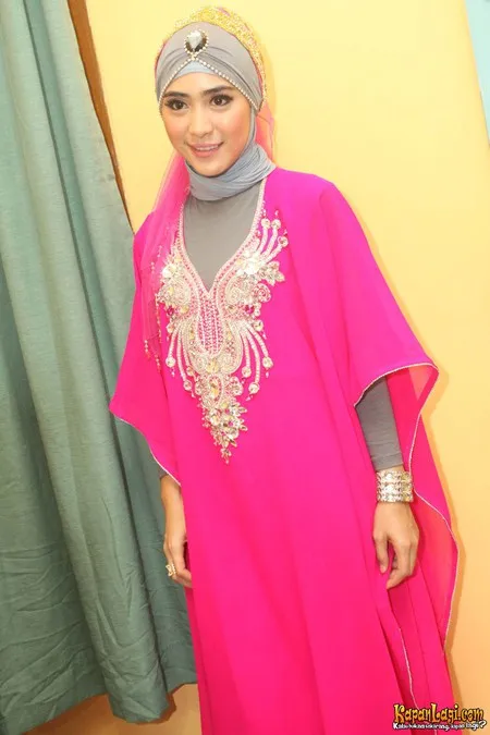 Foto April Jasmine. Nomor Foto: 003