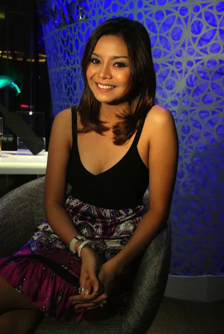 Foto April Purple. Nomor Foto: 045