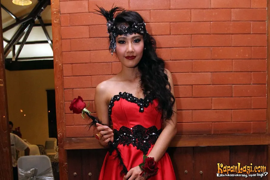 Kebiasaan Rasti ngupil bikin kukunya jadi rusak. @KapanLagi.com®