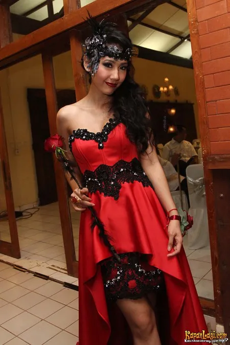 Foto Ardina Rasti. Nomor Foto: 651