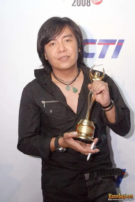 Foto Ari Lasso