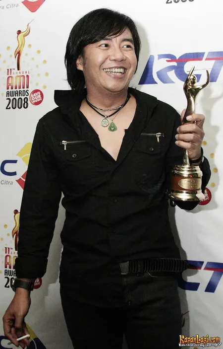 Foto Ari Lasso