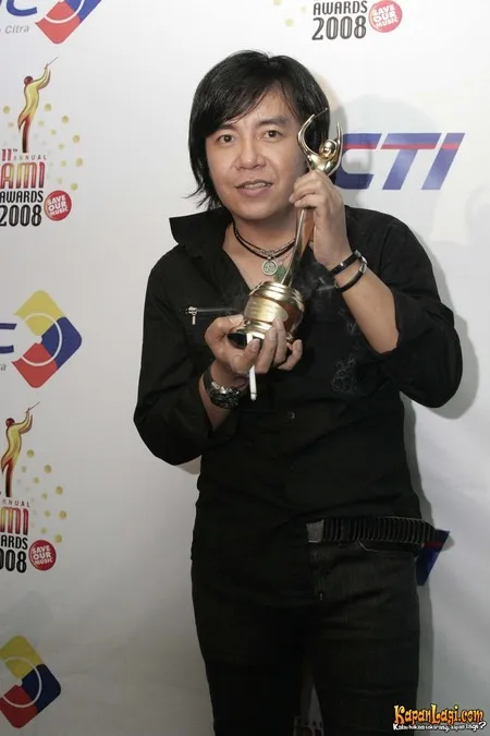 Foto Ari Lasso