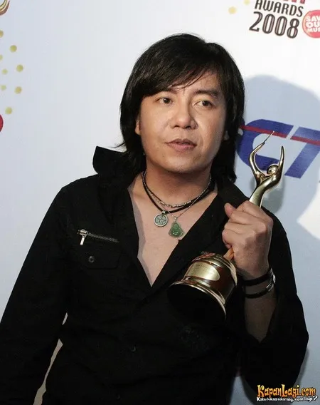 Foto Ari Lasso