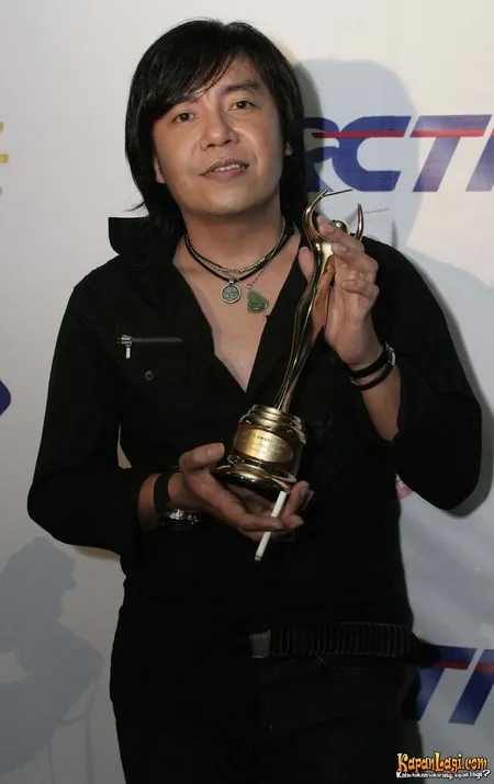 Foto Ari Lasso