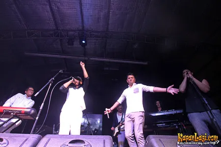 Foto Art Of Tree Band