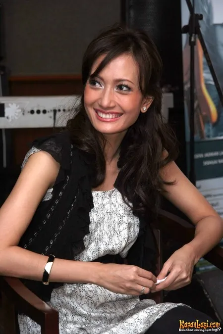 Foto Artika Sari Devi