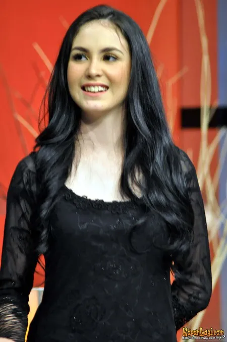 Foto Arumi Bachsin