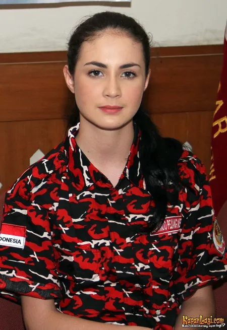 Foto Arumi Bachsin
