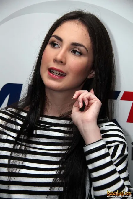 Foto Arumi Bachsin