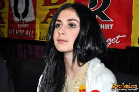 Foto Arumi Bachsin
