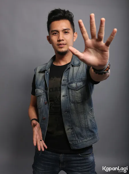 Foto Arya Hijau Daun