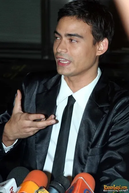 Foto Ashraf Sinclair