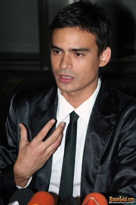 Foto Ashraf Sinclair