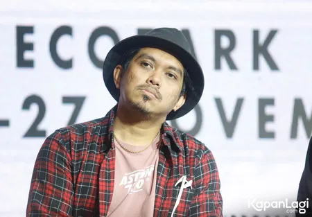 Foto Aska Rocket Rockers