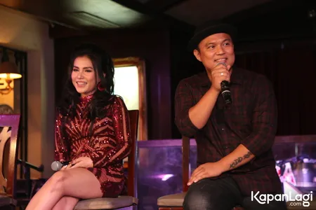 Foto Astri Ulat Bulu