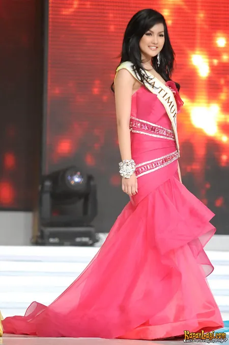 Foto Astrid Ellena. Nomor Foto: 040