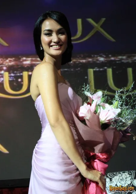 Foto Atiqah Hasiholan. Nomor Foto: 215