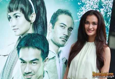 Foto Atiqah Hasiholan