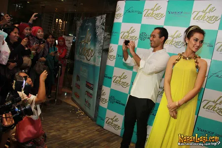 Foto Atiqah Hasiholan