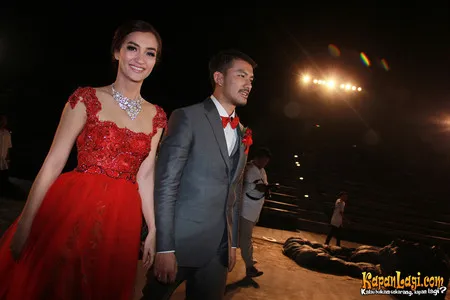 Foto Atiqah Hasiholan