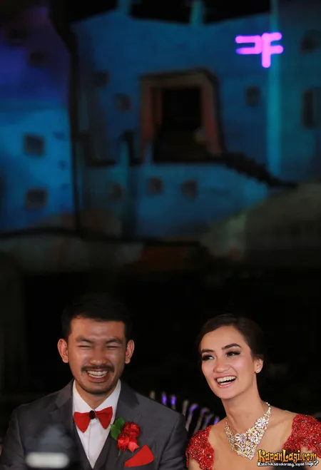 Foto Atiqah Hasiholan