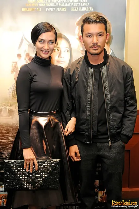 Foto Atiqah Hasiholan