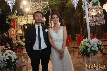 Foto Atiqah Hasiholan