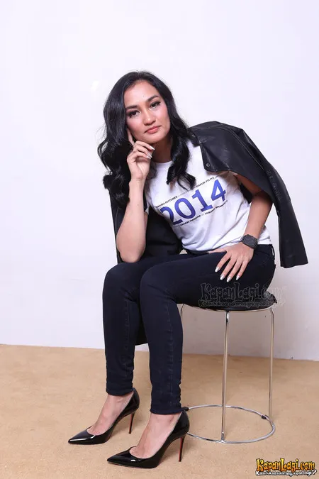 Foto Atiqah Hasiholan