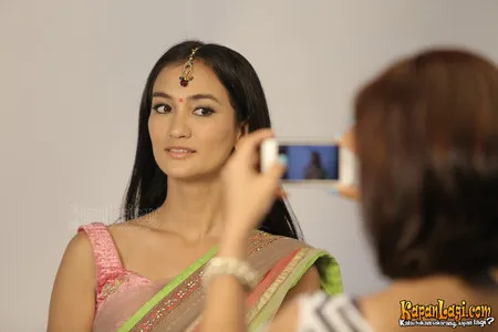 Foto Atiqah Hasiholan