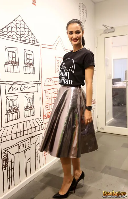 Foto Atiqah Hasiholan