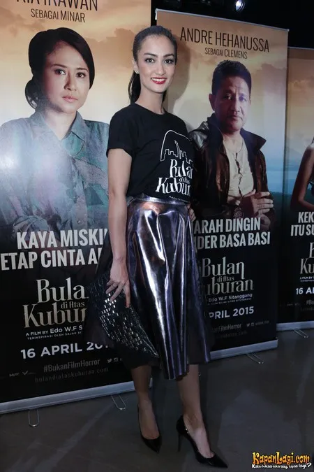 Foto Atiqah Hasiholan