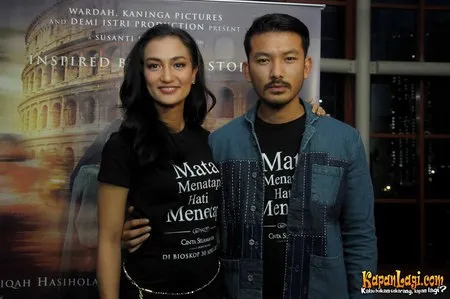 Foto Atiqah Hasiholan