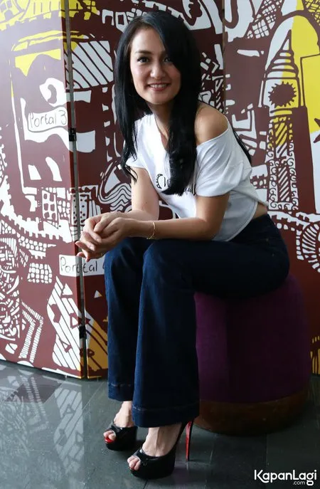 Foto Atiqah Hasiholan