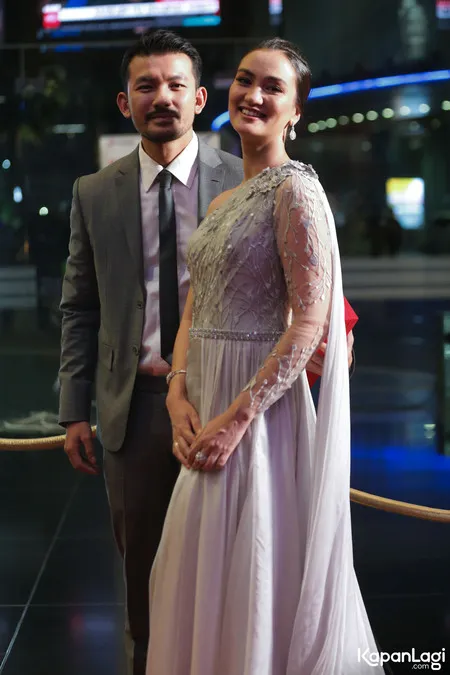 Foto Atiqah Hasiholan