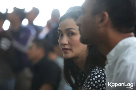 Foto Atiqah Hasiholan