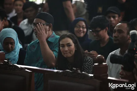 Foto Atiqah Hasiholan