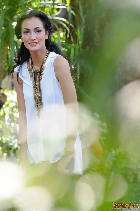 Foto Atiqah Hasiholan