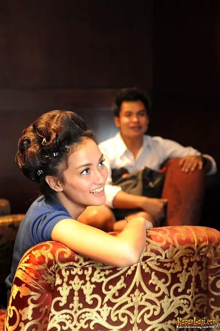 Foto Atiqah Hasiholan