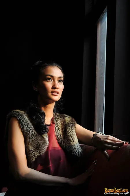 Foto Atiqah Hasiholan