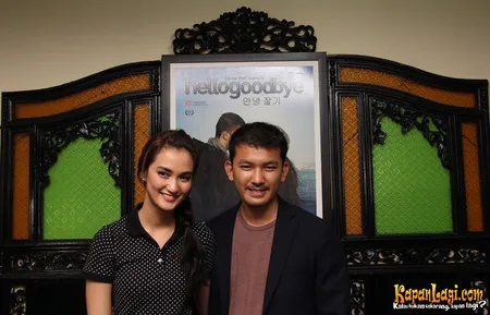 Foto Atiqah Hasiholan