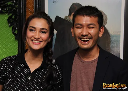 Foto Atiqah Hasiholan