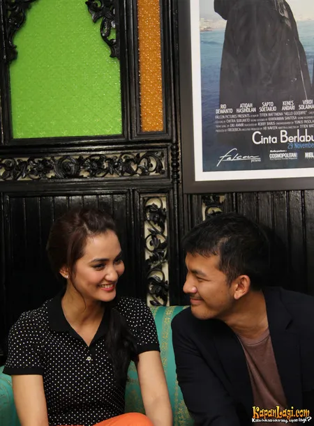 Foto Atiqah Hasiholan