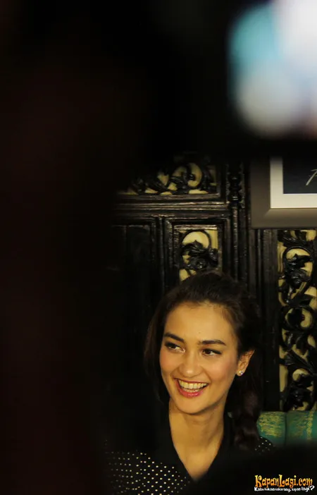 Foto Atiqah Hasiholan