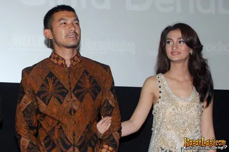 Foto Atiqah Hasiholan