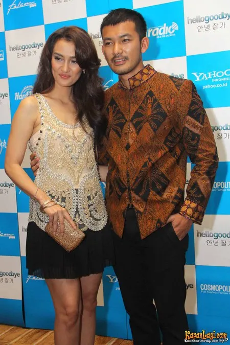 Foto Atiqah Hasiholan