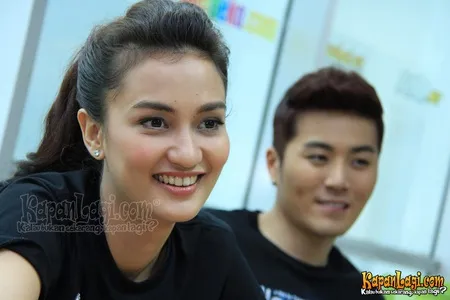 Foto Atiqah Hasiholan